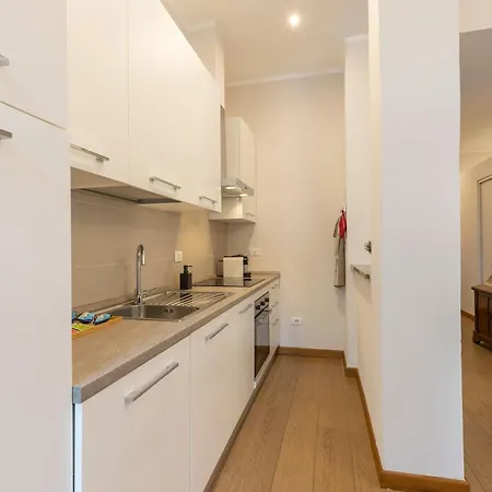 Elegant Escape Apartment *